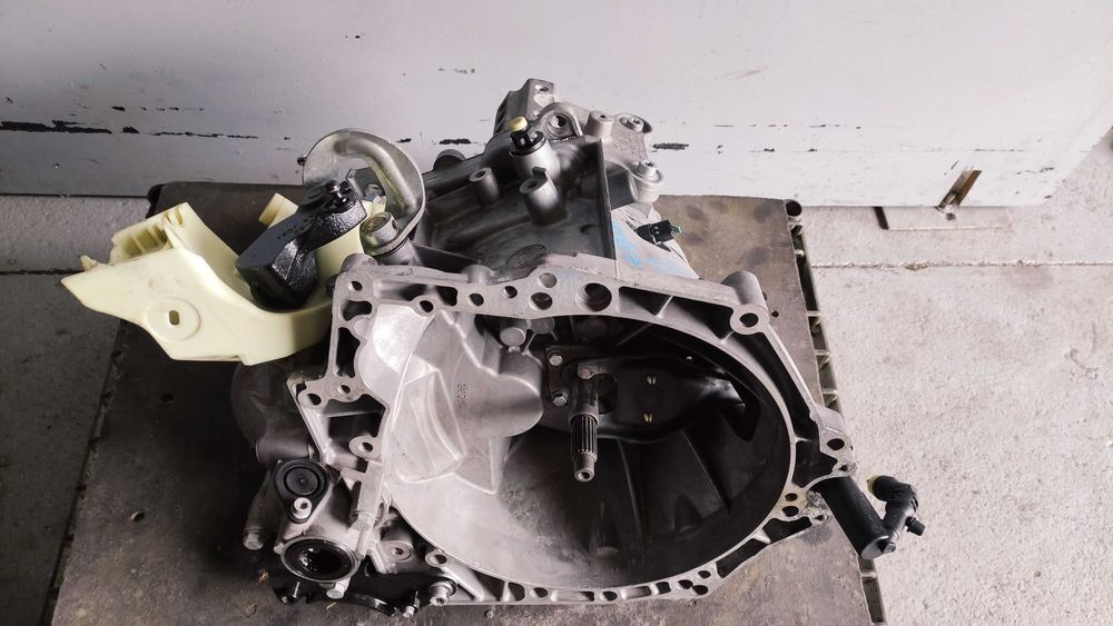 Caixa Velocidades Peugeot 207 1.6 HDI Ref: 20DP27 /20DP26