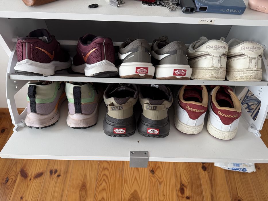 Sapateira branca com 2 portas