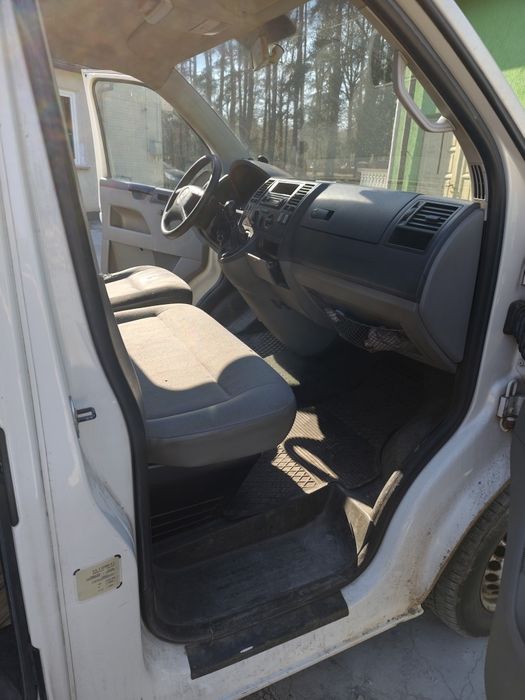 Sprzedam VW transporter T5 1.9 TDI
