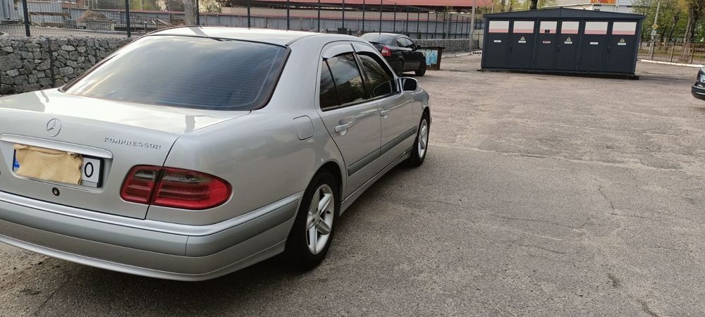 Мерседес w210 2001 год