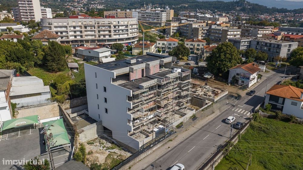 Apartamento T3 NOVO com Terraço no centro de Amares