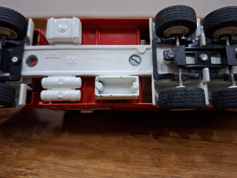 Model Siku 3429 straż pożarna Mercedes