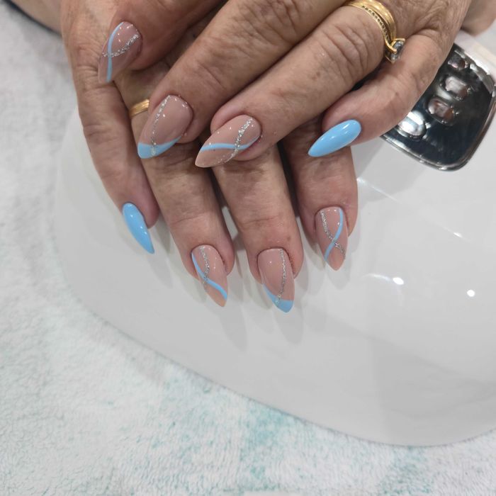Verniz gel e unhas de gel