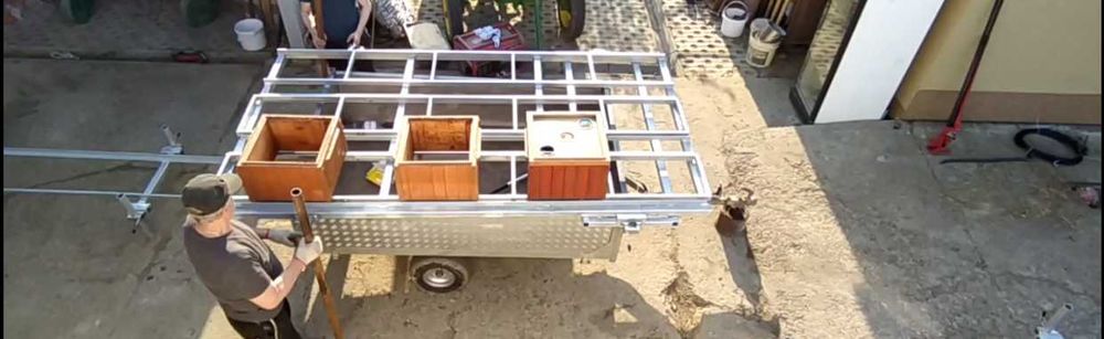 Platforma do przewozu pszczół.