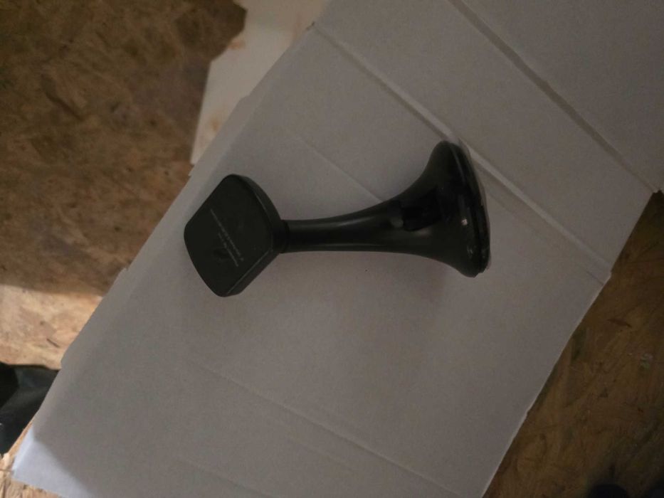 uchwyt magnetyczny na telefon krótki