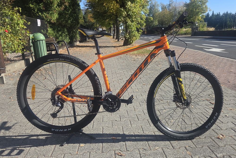 Scott Aspekt  rama M