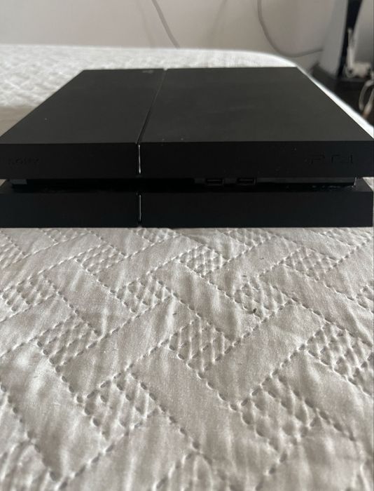 PlayStation 4 como nova