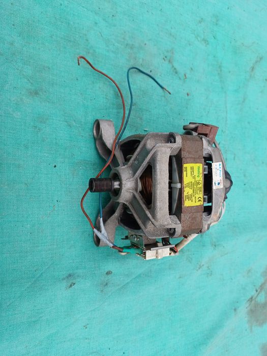 Продам электромотор от стиральной машинки