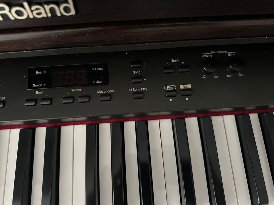 Piano Roland HP 530