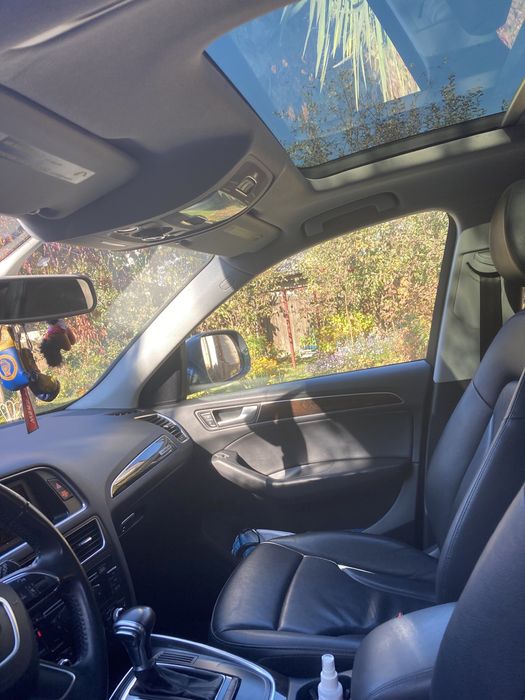 Автомобіль Аudi q5