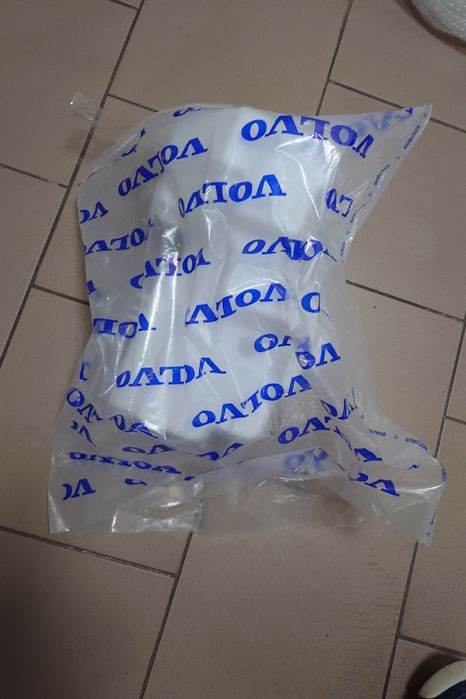 32274693 бачок омивача Вольво xc40