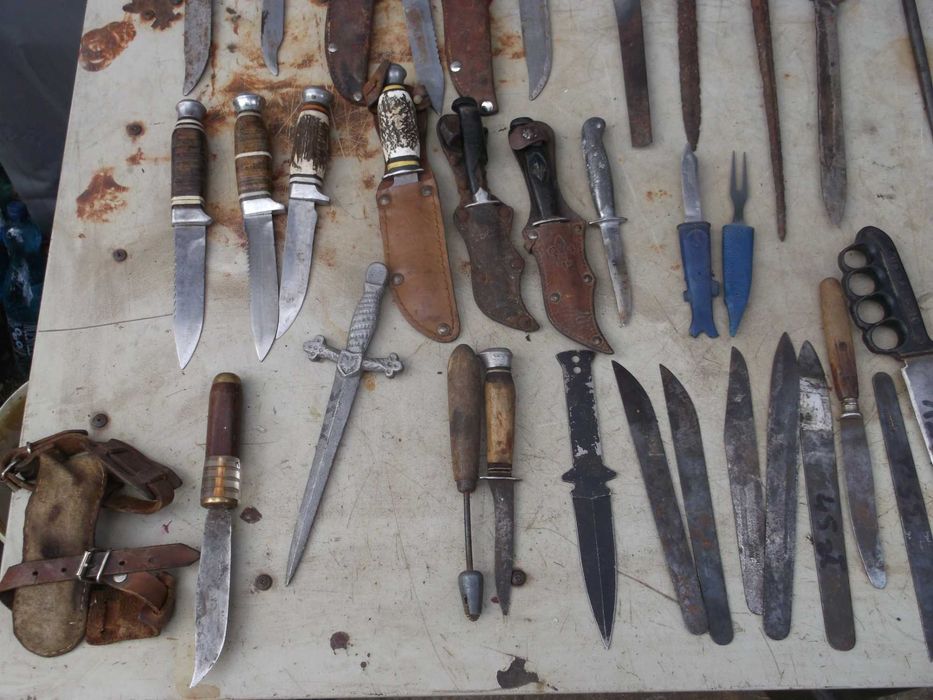 finki harcerskie i kordziki z epoki prlu