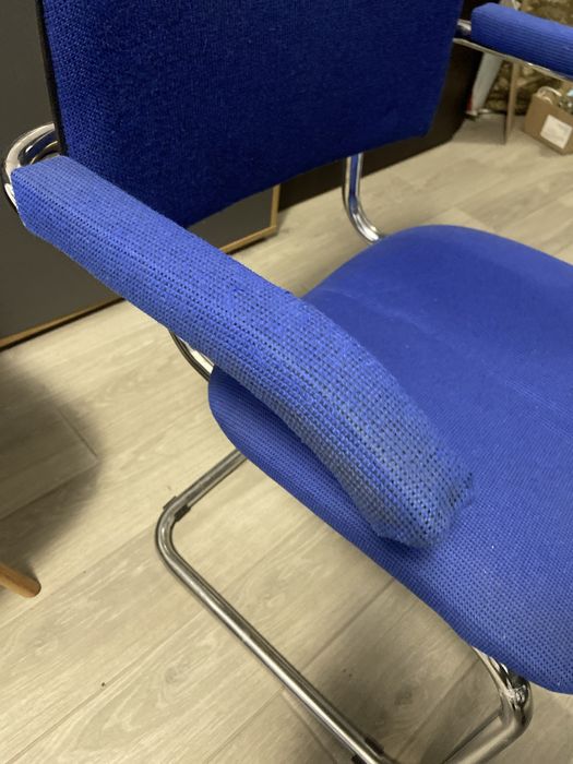 Стул офісний бу (сидіння зломане)