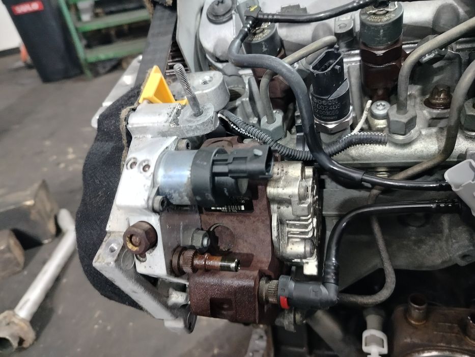 Silnik Renault Trafic Opel Vivaro itp 1.9DCI