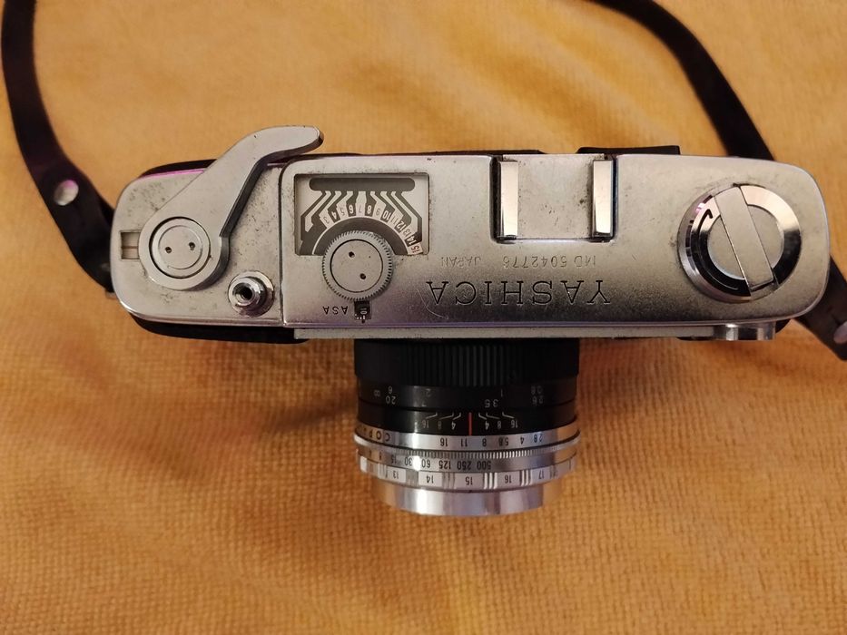 Máquina Fotográfica Yashica Minister-D