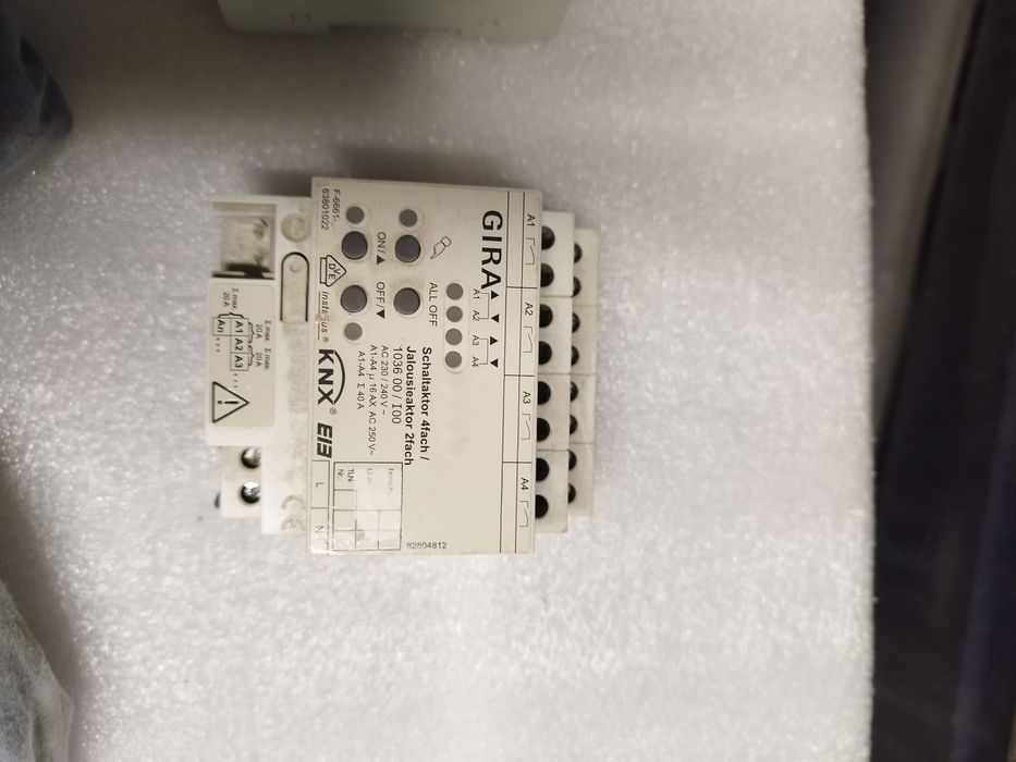 Módulo Knx gira 216100