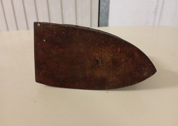 Ferro Carvão Antigo