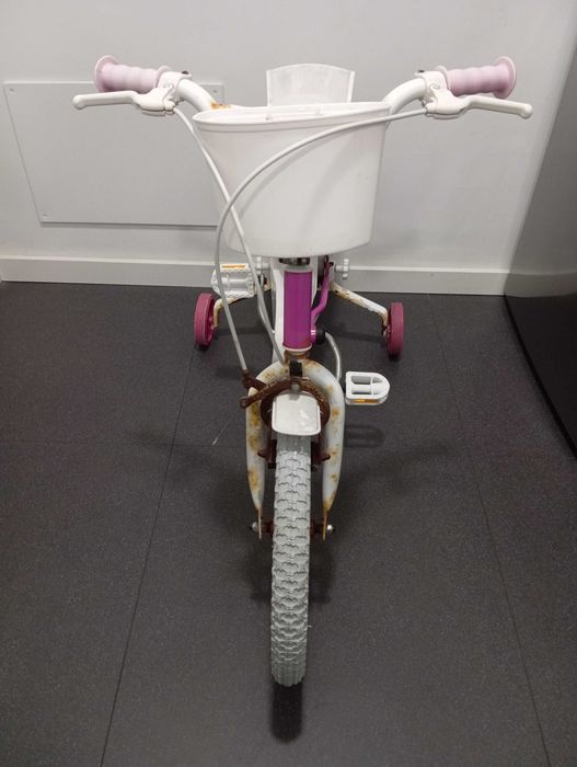 Bicicleta de criança, roda 16 (hipermercado continente de Rio Tinto)
