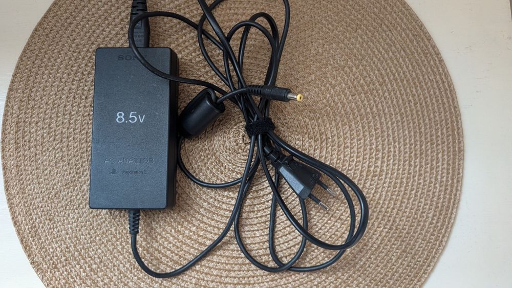 Konsola PlayStation 2 + kable + pady + gra