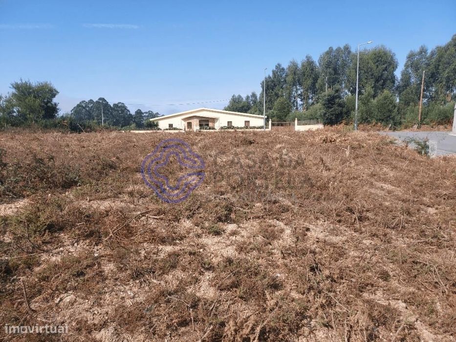 Lote de construção moradia geminada