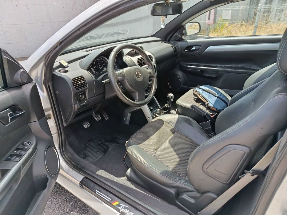 Carro cabrio Opel Tigra Twin Top