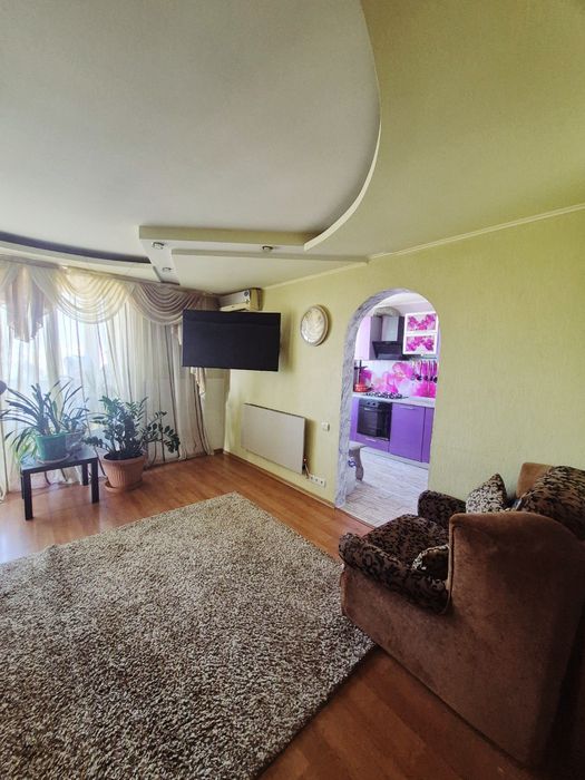 Продам 4-к. квартиру в центре
