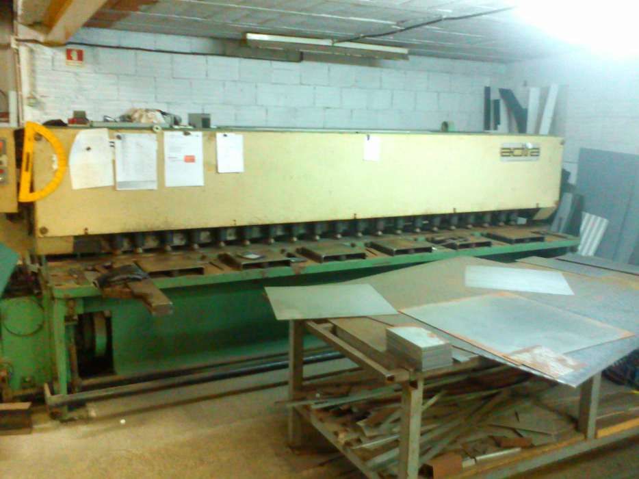 Serralheiro, soldadore.