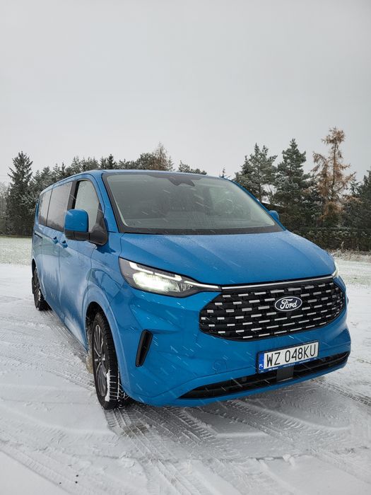 Wynajmę nowego 8-osobowego busa Ford Tourneo Custom -automat, hak, 4x4