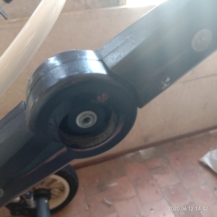 Продам  коляску  ( Cosmos  Adamex)