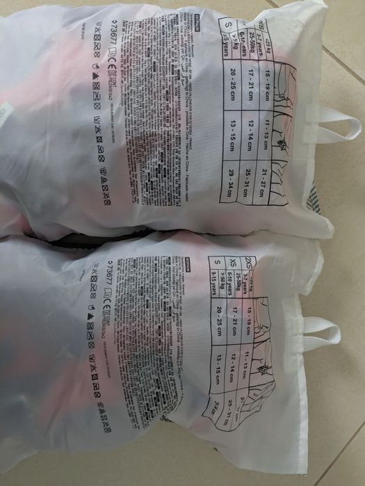 2 conjuntos de proteção Oxelo até 8 anos