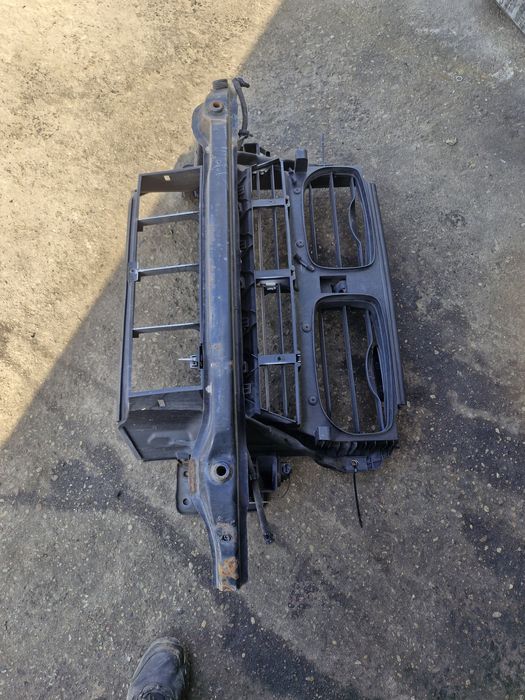 Pas przedni bmw x5 e70 zeluzja
