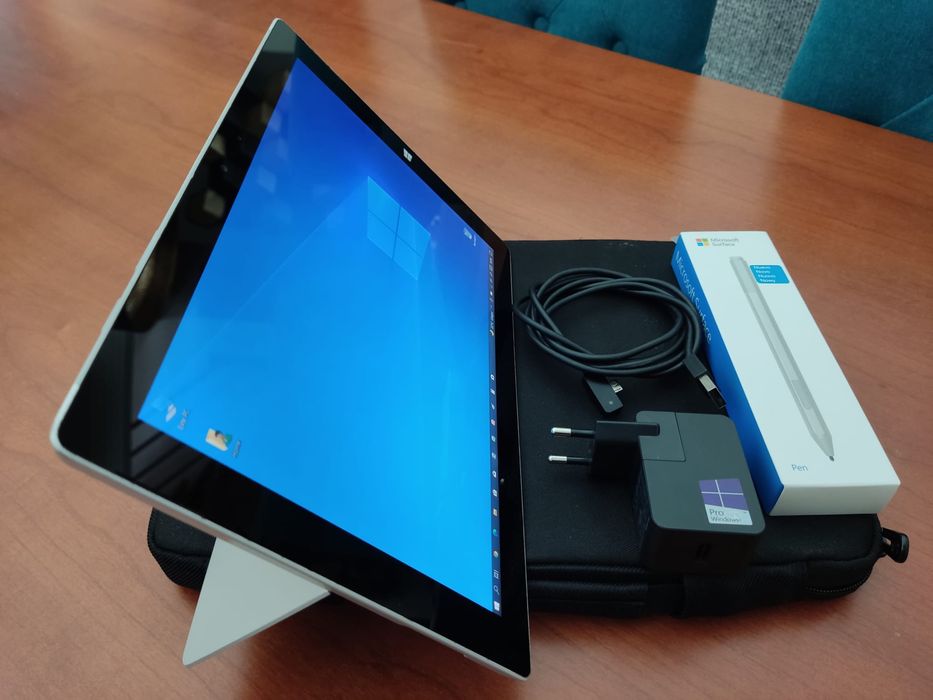 Vendo Microsoft Surface 64GB + Sleeve + Pen