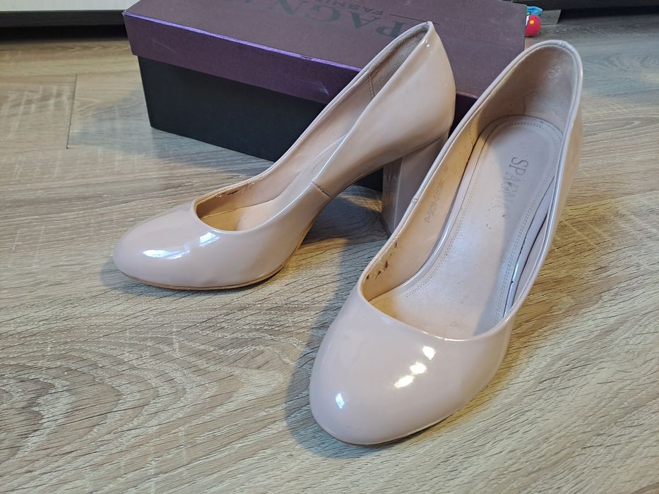 Продам жіночі туфлі