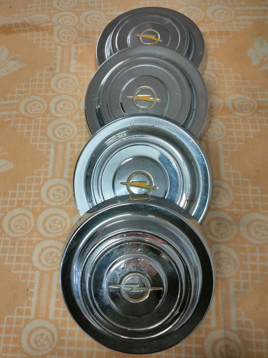 Tampões originais Opel Rekord anos 60.