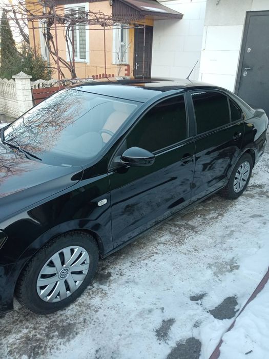 Фульцваген джета  2014р з двигуном 1.6 мпі газ бензин