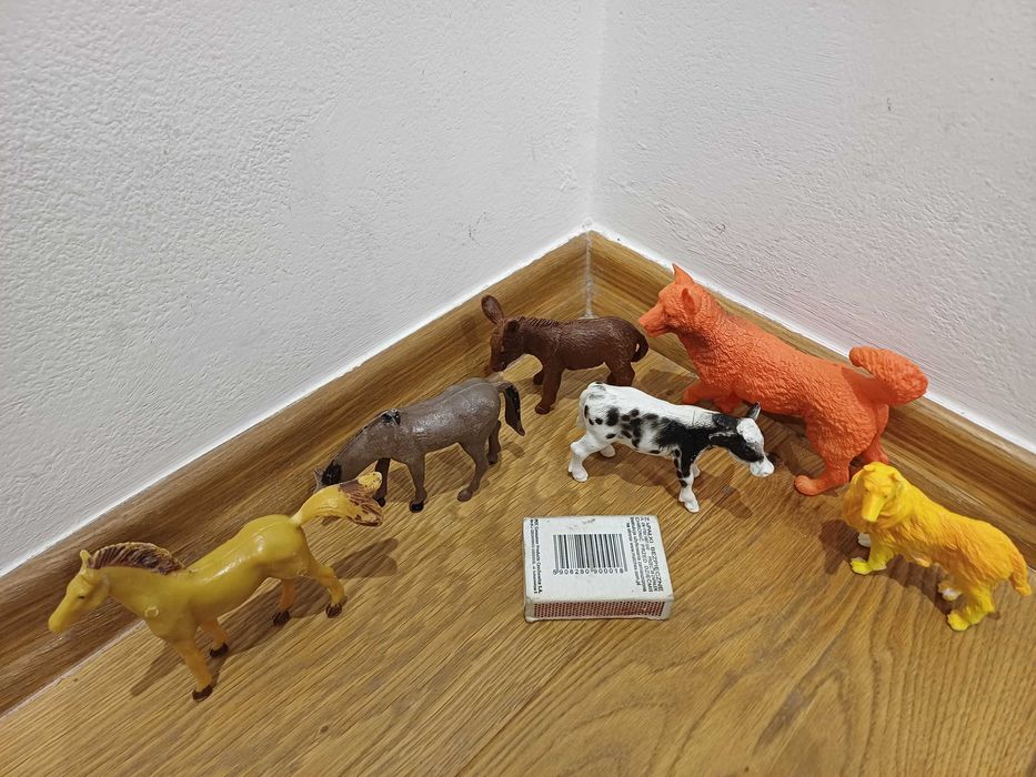 figurki zwierząt gospodarskich - różnej wielkości