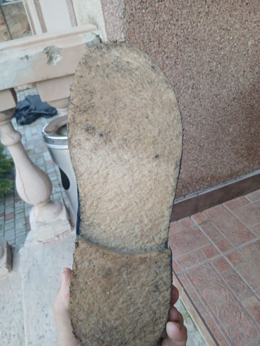 Продам ботинки новые Италия  43-44 размер