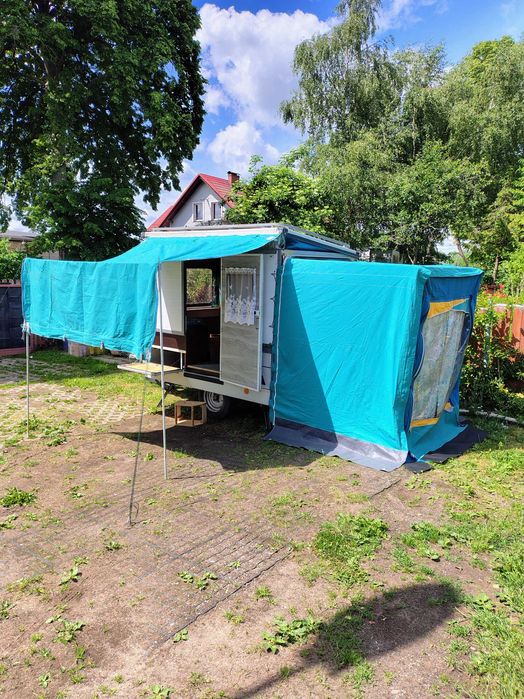 Mała przyczepka kempingowa