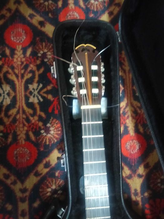 Продам класичну гітару.
