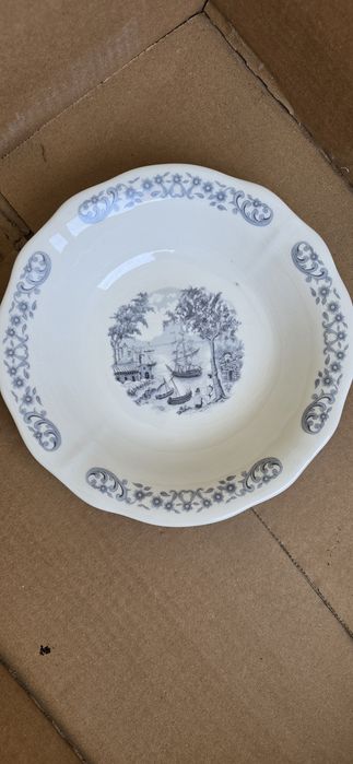Louça da antiga Fábrica de Sacavém