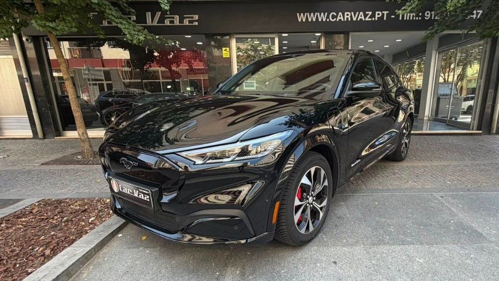 Ford Mustang Mach-E AWD PREMIUM