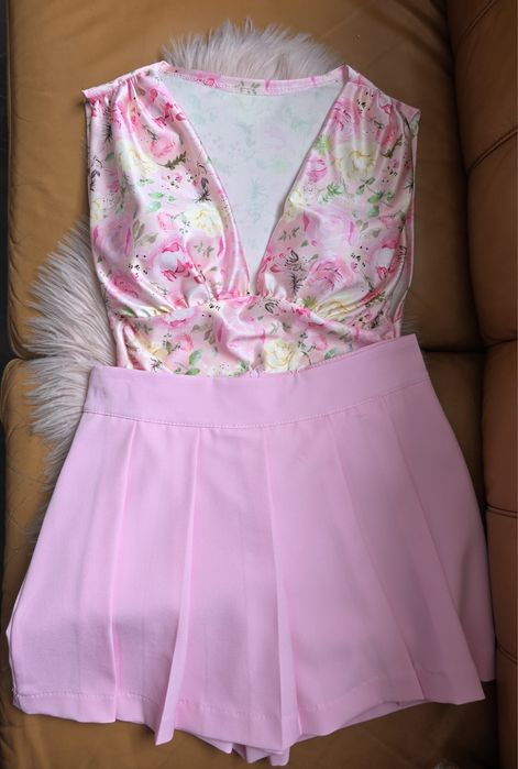 Sprzedam body w kwiaty. Nowe