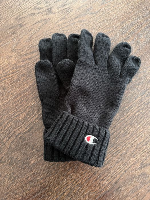 Нові рукавиці Champion