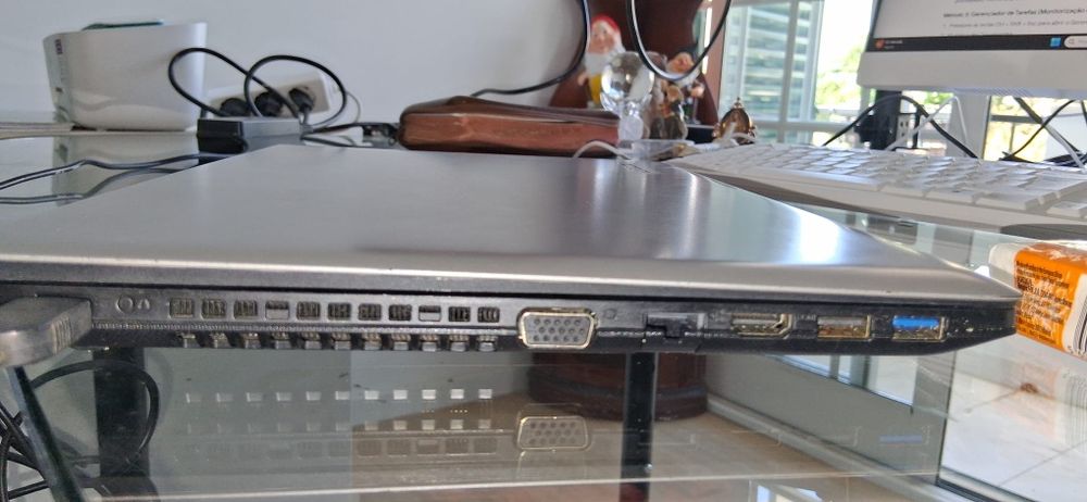 Computador portátil LENOVO. Perfeito funcionamento.