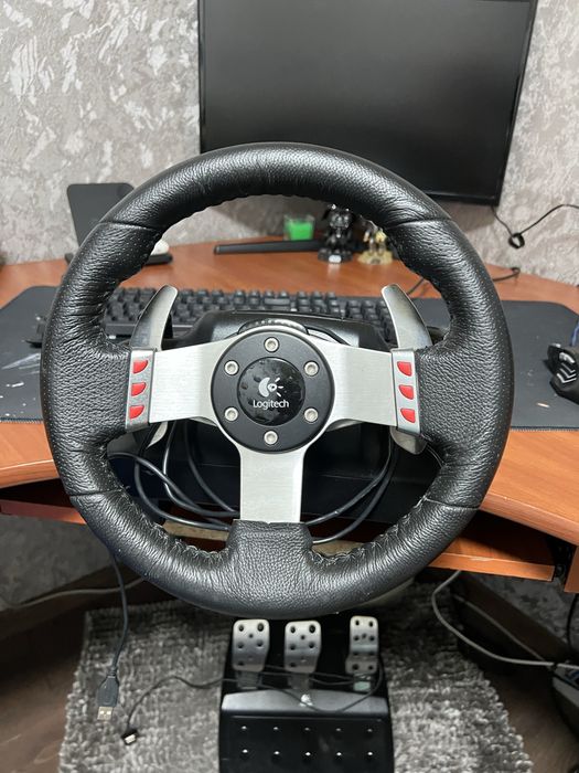 Кермо Logitech G27