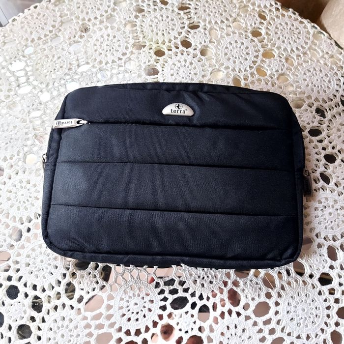 Сумочка-чехол для планшета.