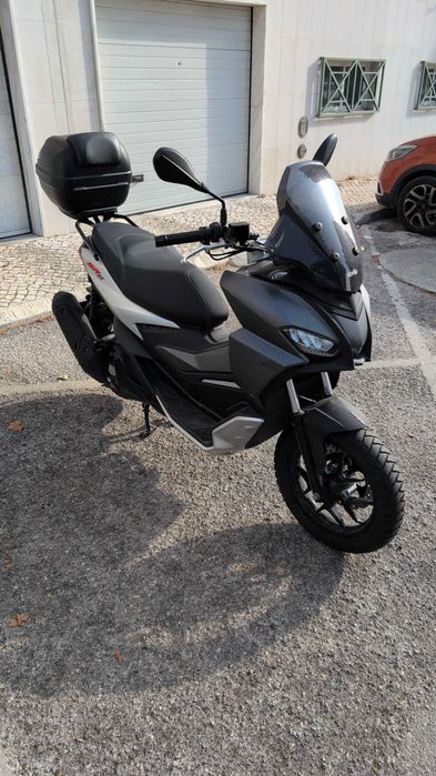 Aprilia sr gt 125