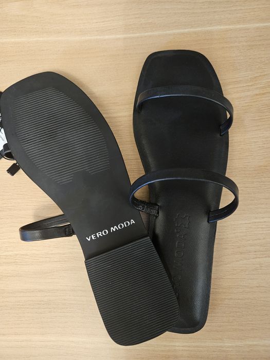 Шльопанці шкіряні Vero Moda