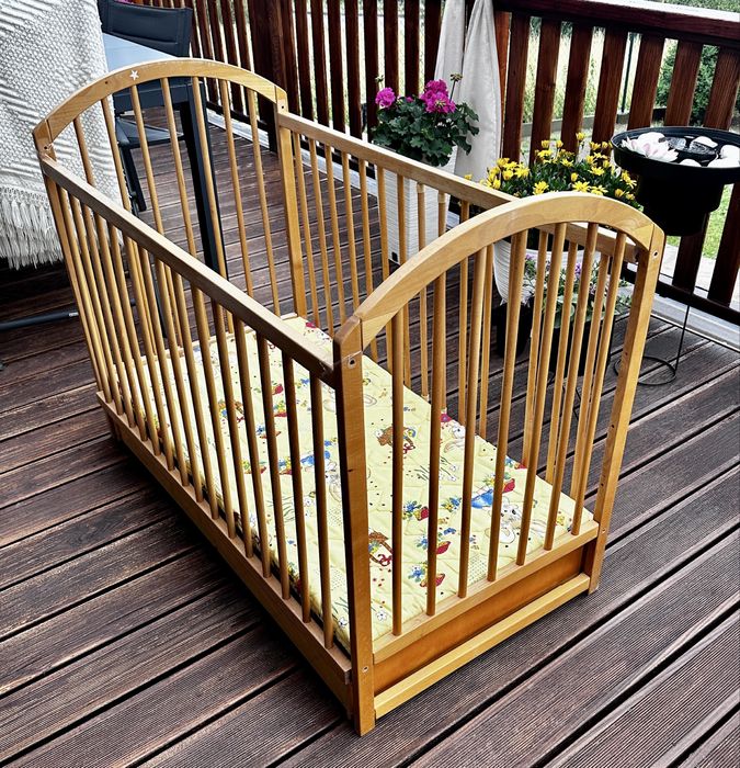 Łożeczko drewniane dla dziecka