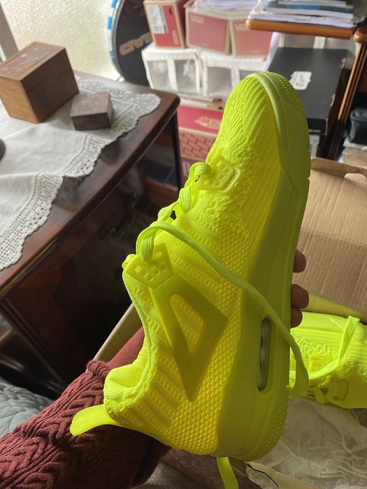 Tenis amarelo/verde fluerescente 44 - marca Chinesa
